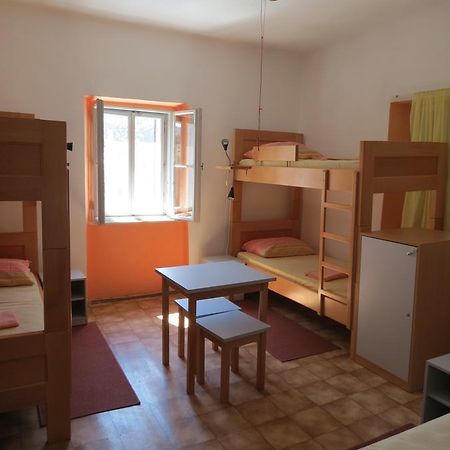 Hi Hostel Veli Losinj Luaran gambar