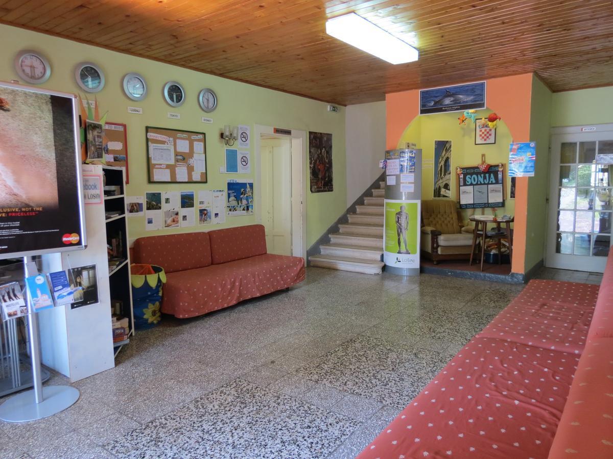 Hi Hostel Veli Losinj Luaran gambar