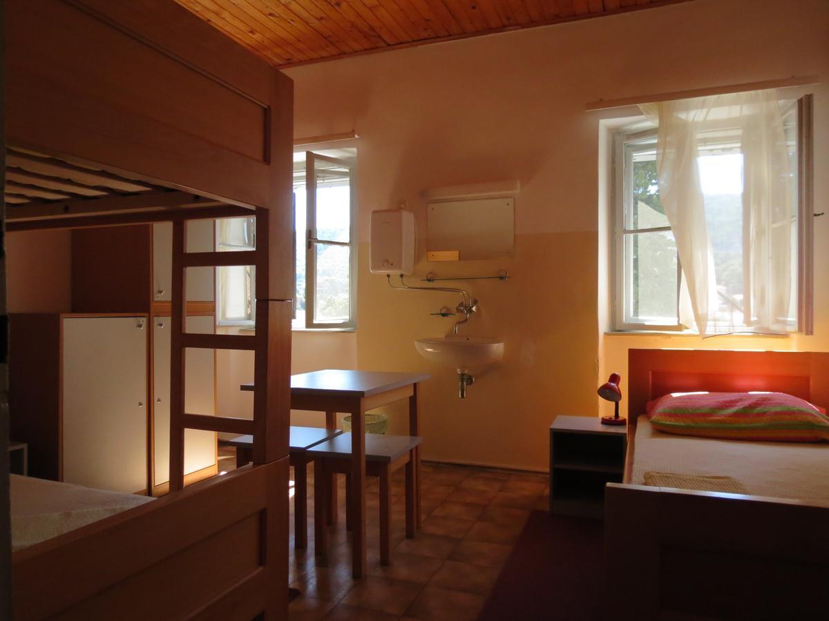 Hi Hostel Veli Losinj Luaran gambar